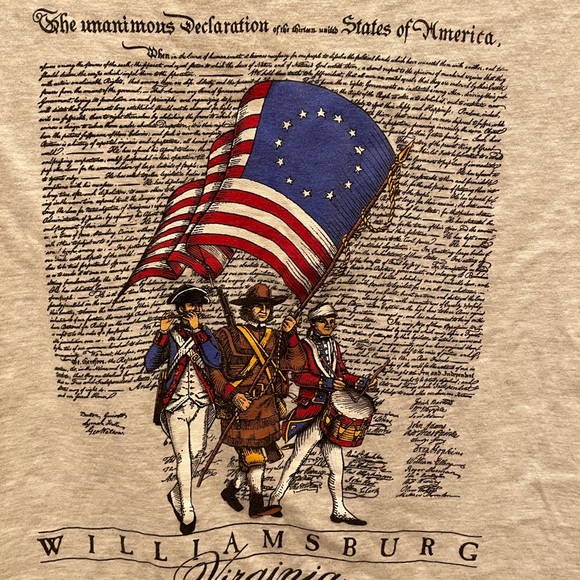 Men’s size Small Williamsburg Declaration of Independence T-Shirt, 1776 - Picture 2 of 3